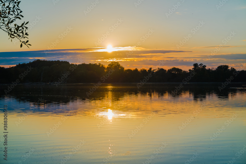  Sonnenuntergang am Koldinger Seen. Hannover Laatzen Germany.