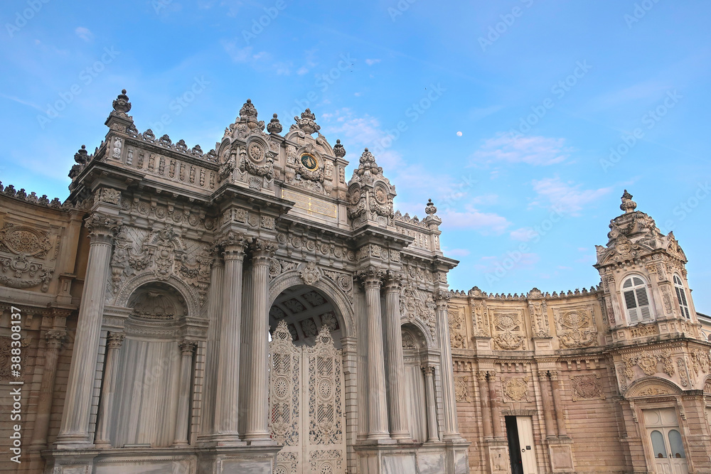 The view of Gate of the Sultan (Saltanat Kapısı) of Dolmabahce Palace. Istanbul, Turkey.
