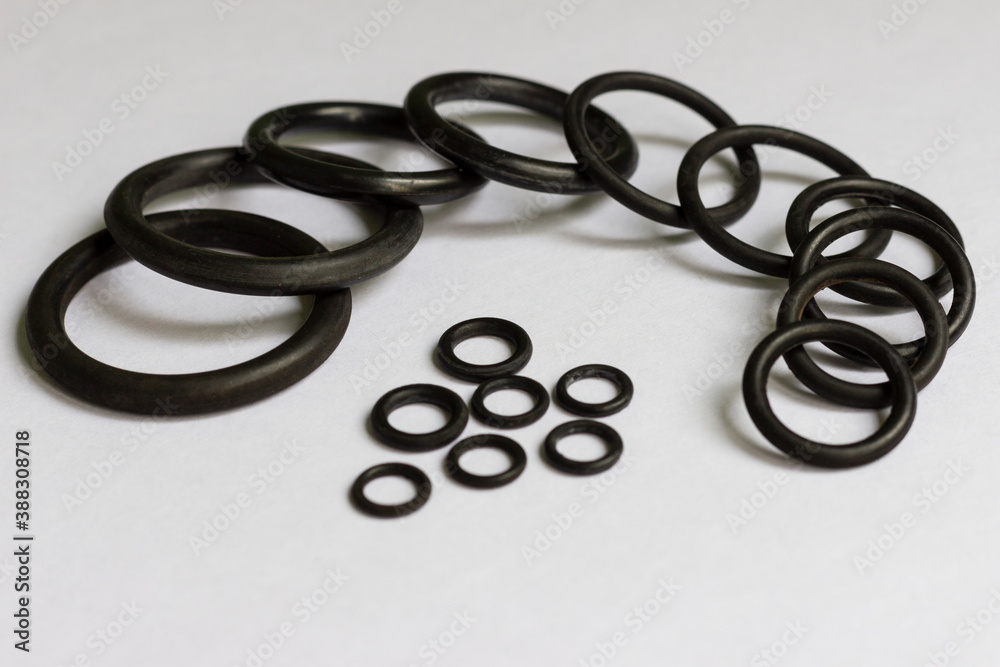 A set of rubber O-rings used for sealing in hydraulic and pneumatic mechanisms. A set of rubber O-rings used for sealing in hydraulic and pneumatic mechanisms.