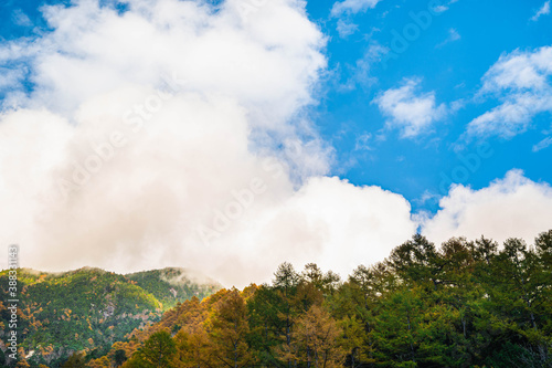 秋の中房渓谷 有明山