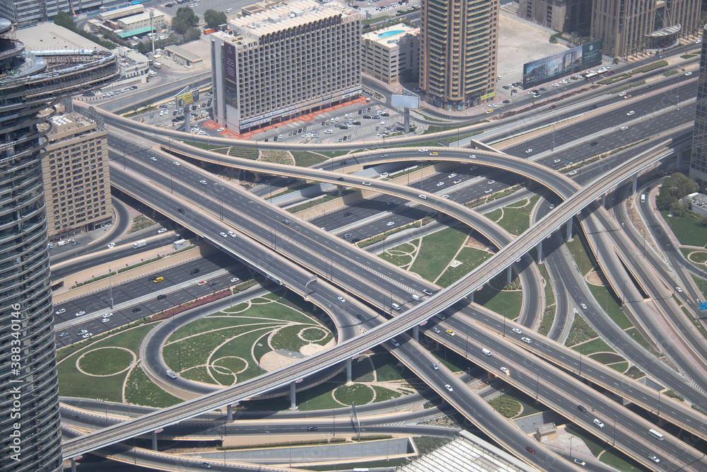 Echangeur d'autoroute à Dubaï vue du ciel, Émirats arabes unis 