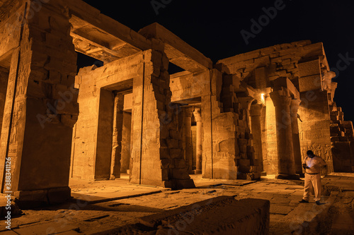 El templo de Kom Ombo por la noche iluminado, el templo dedicado a los dioses Sobek y Horus. Ciudad de Kom Ombo cerca de Aswer, Egypto photo