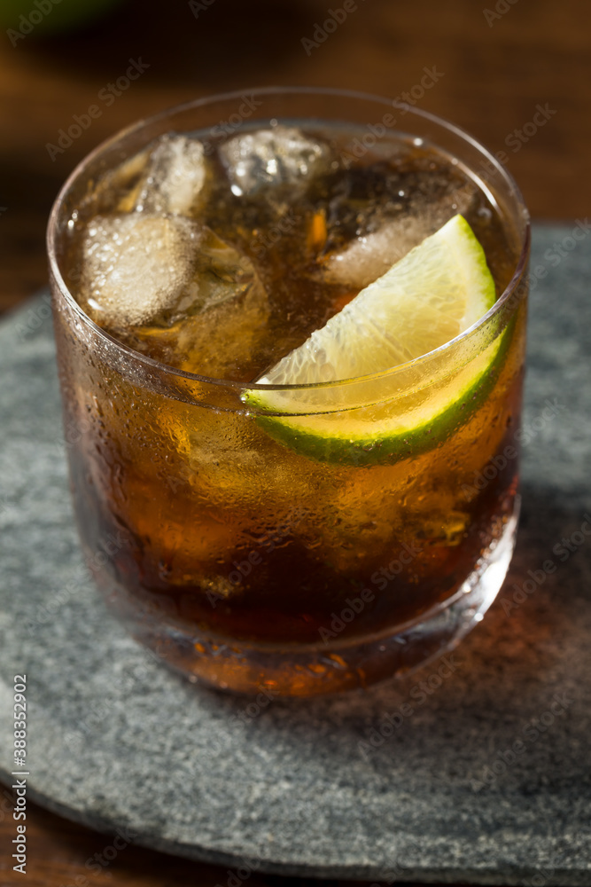 Boozy Refreshing Cuba LIbre Cocktail Boozy Refreshing Cuba LIbre Cocktail