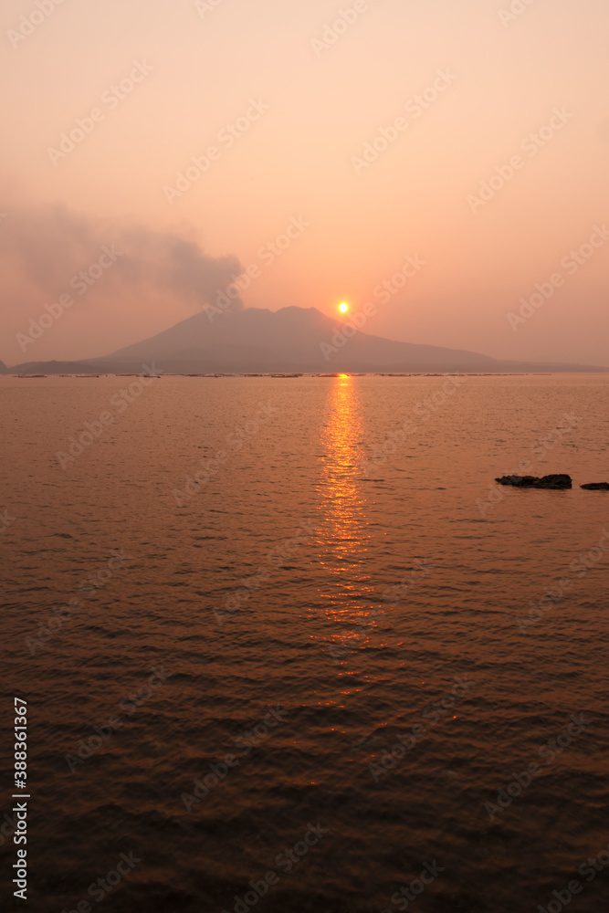 Naklejka premium 垂水市からの桜島