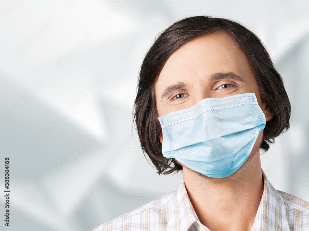 Facemask.