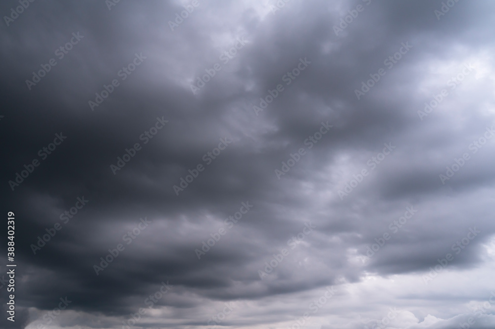 gray sky with threatening stomy clouds
