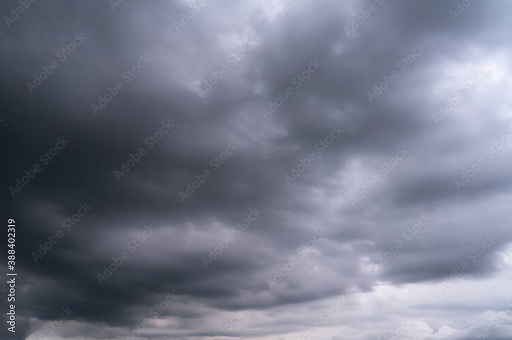 Fototapeta premium gray sky with threatening stomy clouds