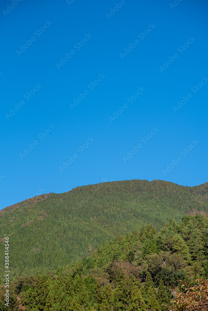 青空の山 青空の山