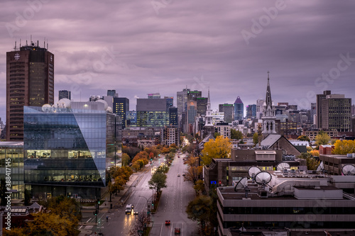 Vue du centre-ville à partir du pont Jacques-Cartier.
