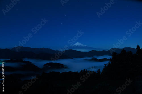清水吉原の夜の富士山