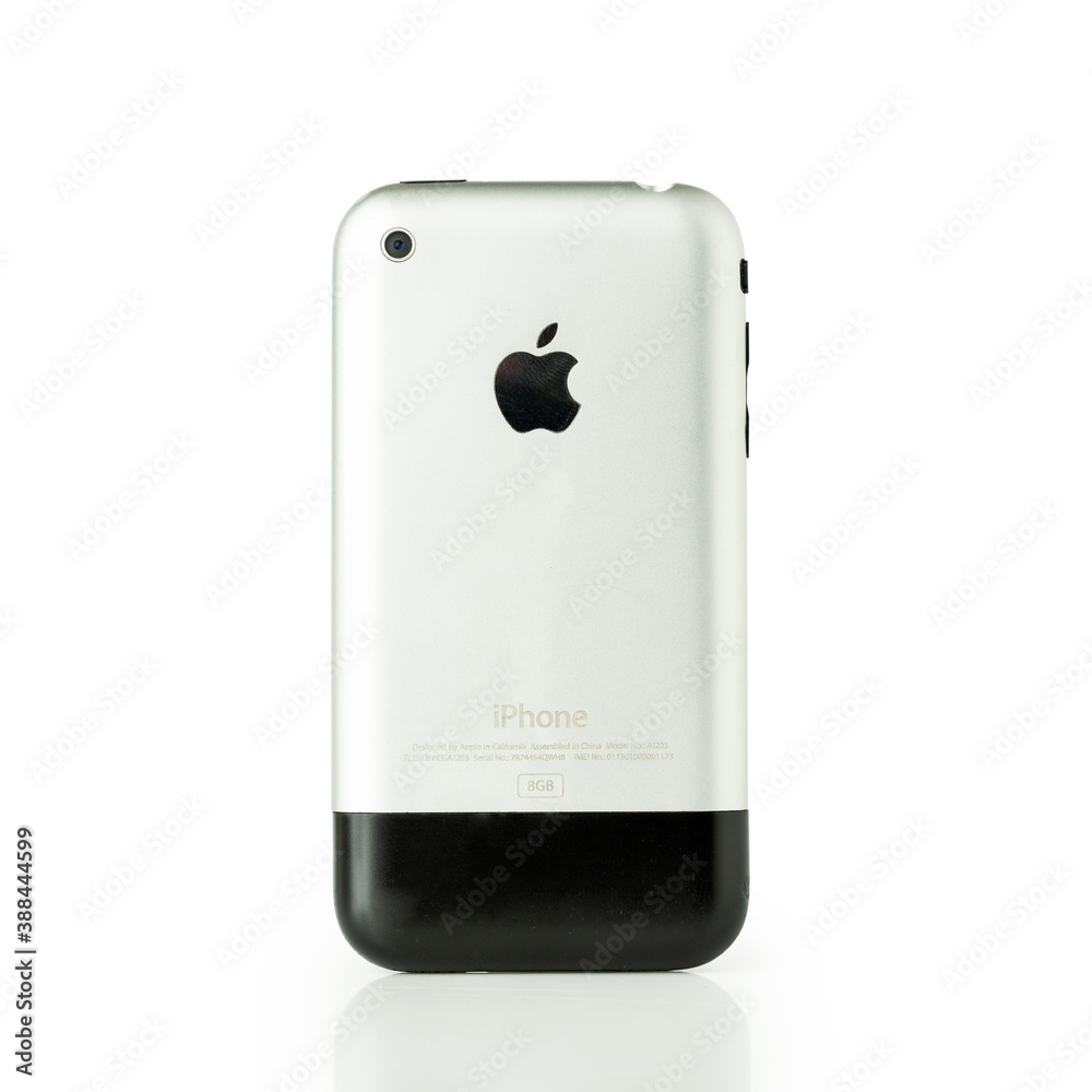 Foto Stock Old vintage Technology, back view , iPhone 2g designed by Apple  . October 28, 2020, Bangkok, Thailand. clipping path | Adobe Stock