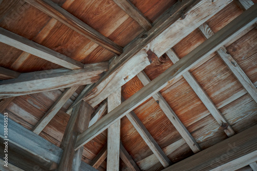木造建築の屋根裏