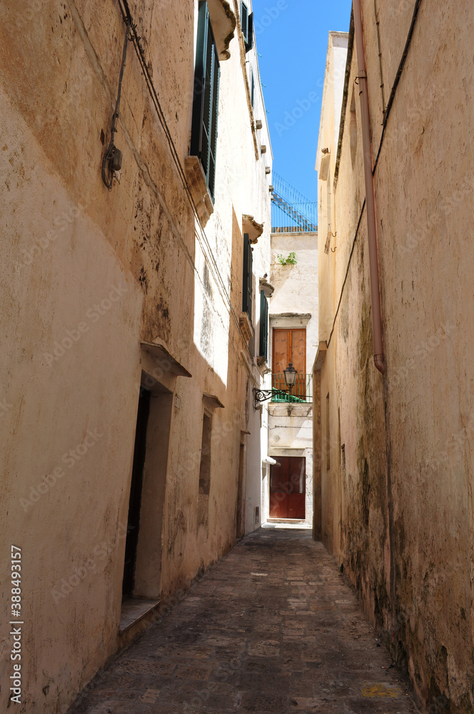 Fototapeta Old Alley in Gallipoli, South Italy