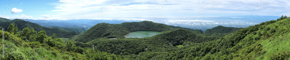 Fototapeta premium 日本百名山”赤城山”地蔵岳山頂から眺望 (パノラマ)