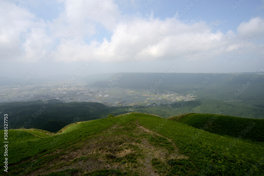 Fototapeta premium 阿蘇山カルデラ