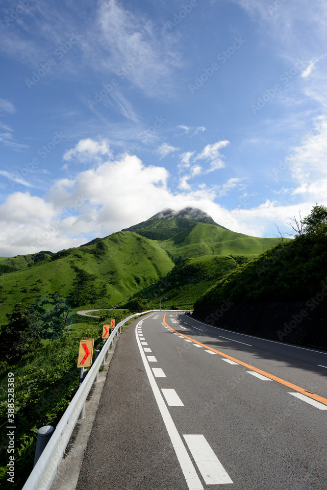 Naklejka premium 由布院の風景