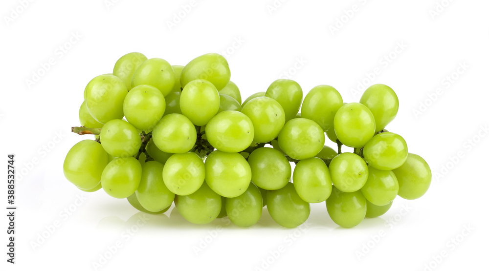 Freas green grape on white background