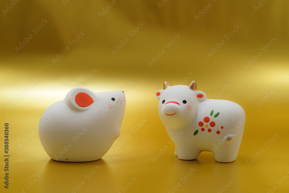 ねずみ年から丑年へのバトンタッチ(年賀状素材) ねずみ年から丑年へのバトンタッチ(年賀状素材)