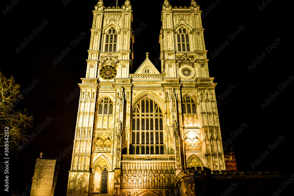 Fototapeta premium ウェストミンスター寺院の夜景（イギリス・ロンドン）