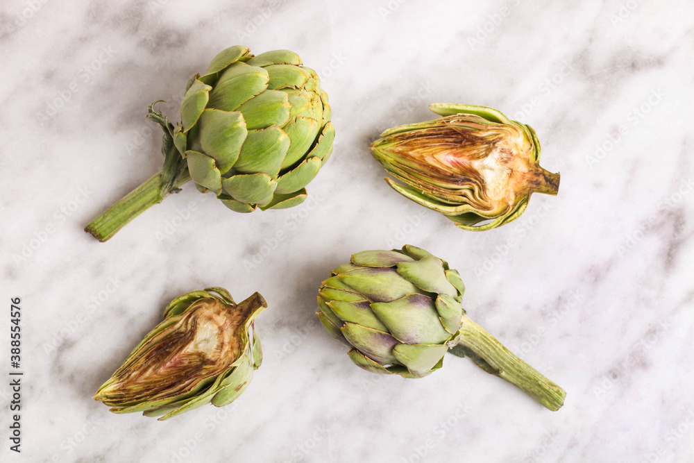 Obraz premium Fresh artichoke