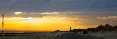 Sonnenuntergang über dem Südstrand, Borkum, Ostfriesische Insel, Ostfriesland, Niedersachsen, Deutschland © lichtbildmaster