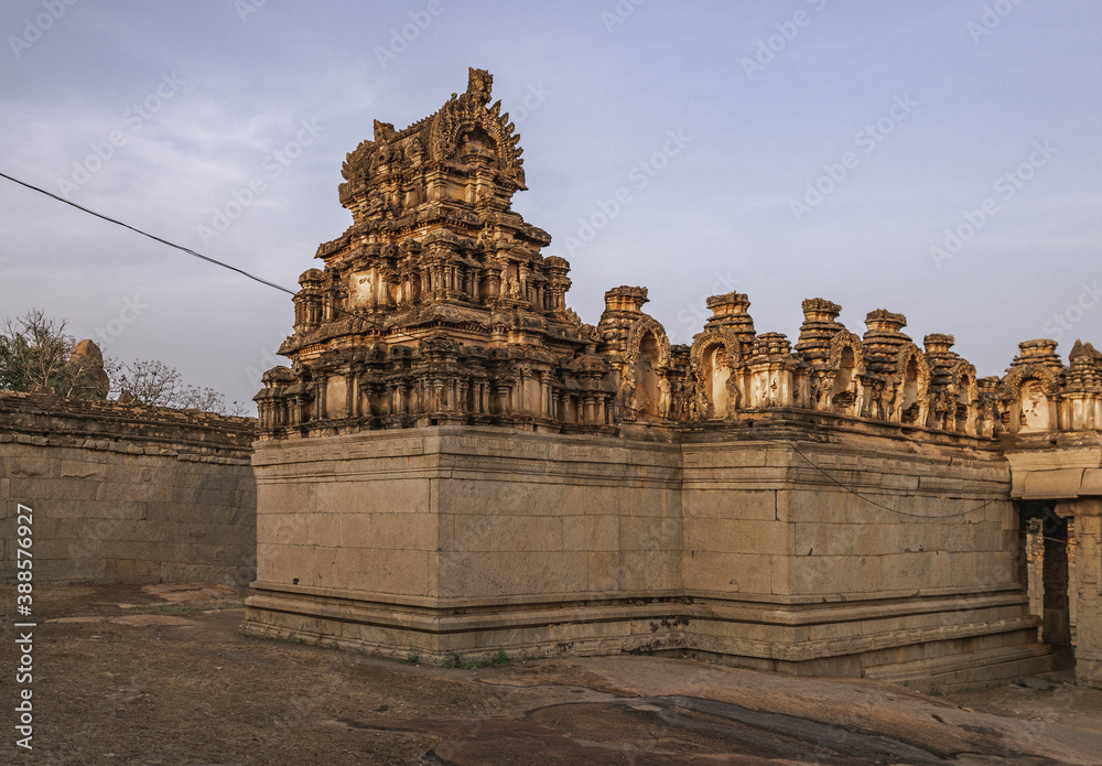 Fototapeta premium the temple complex of Rama on Mount Malevanta in Hampi and the meeting place for dawn