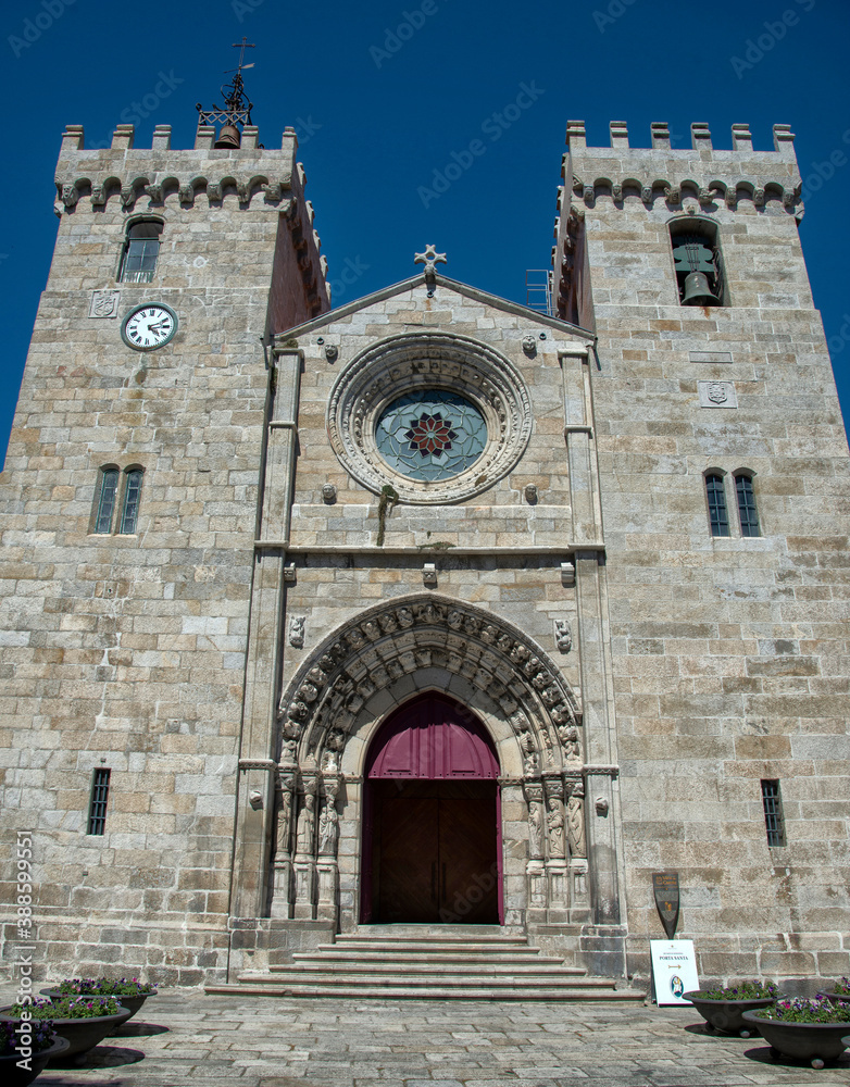 Cathédrale romane à Viana do Castelo, Portugal