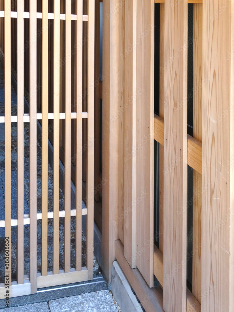 木造建築物の格子戸 木造建築物の格子戸