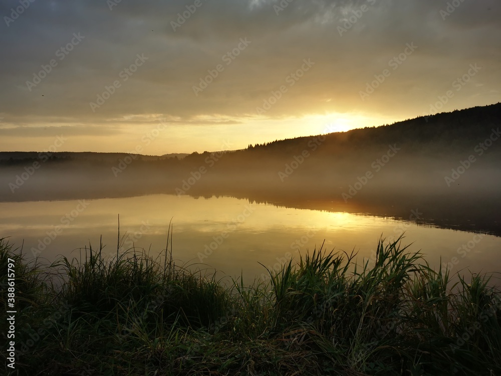 Fototapeta premium sunrise over lake