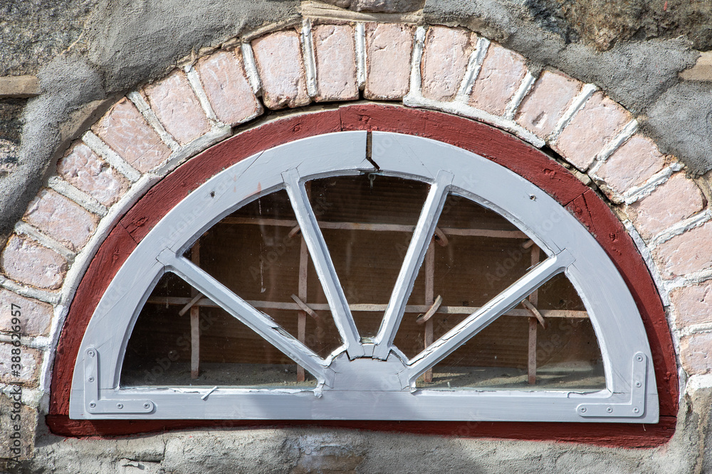old wheel window