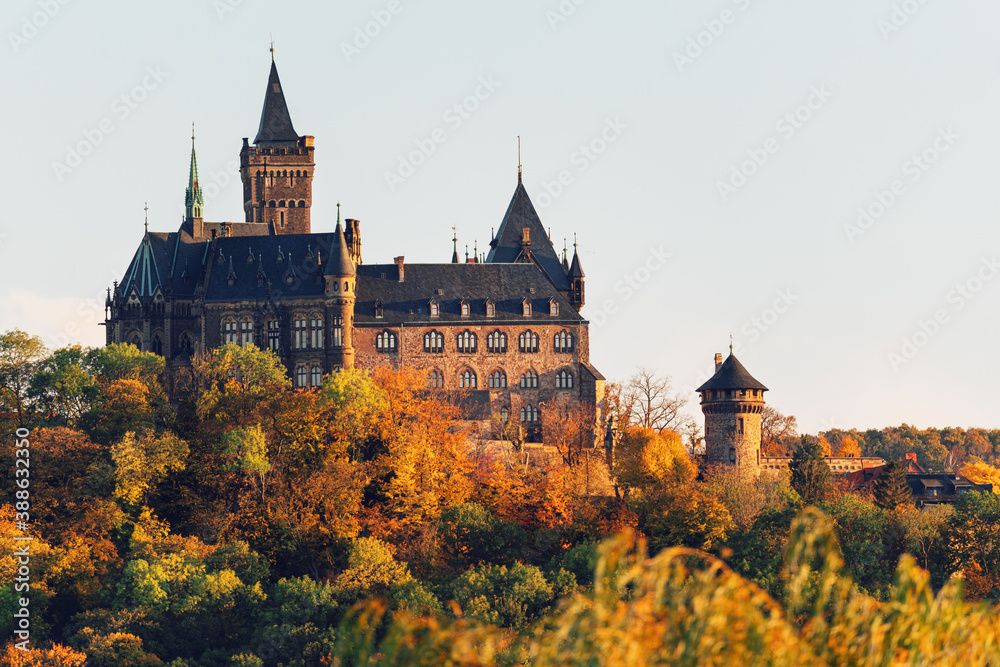 Schloss Wernigerode im Abendlicht im Herbst