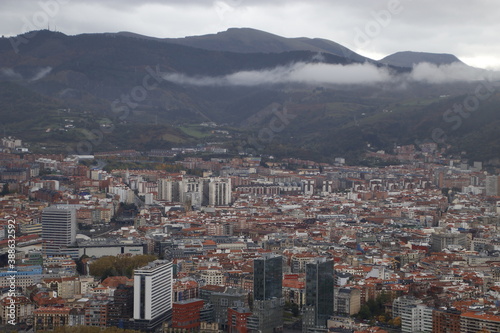 Fototapeta Naklejka Na Ścianę i Meble -  Panoramic view of Bilbao from a hill