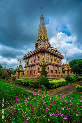 The background of religious attractions in Phuket (Chalong Temple) has beautiful churches, always frequented by foreign tourists and Thai people to make merit.