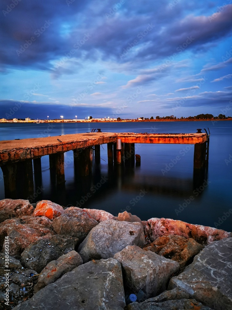 Obraz premium pier at sunset
