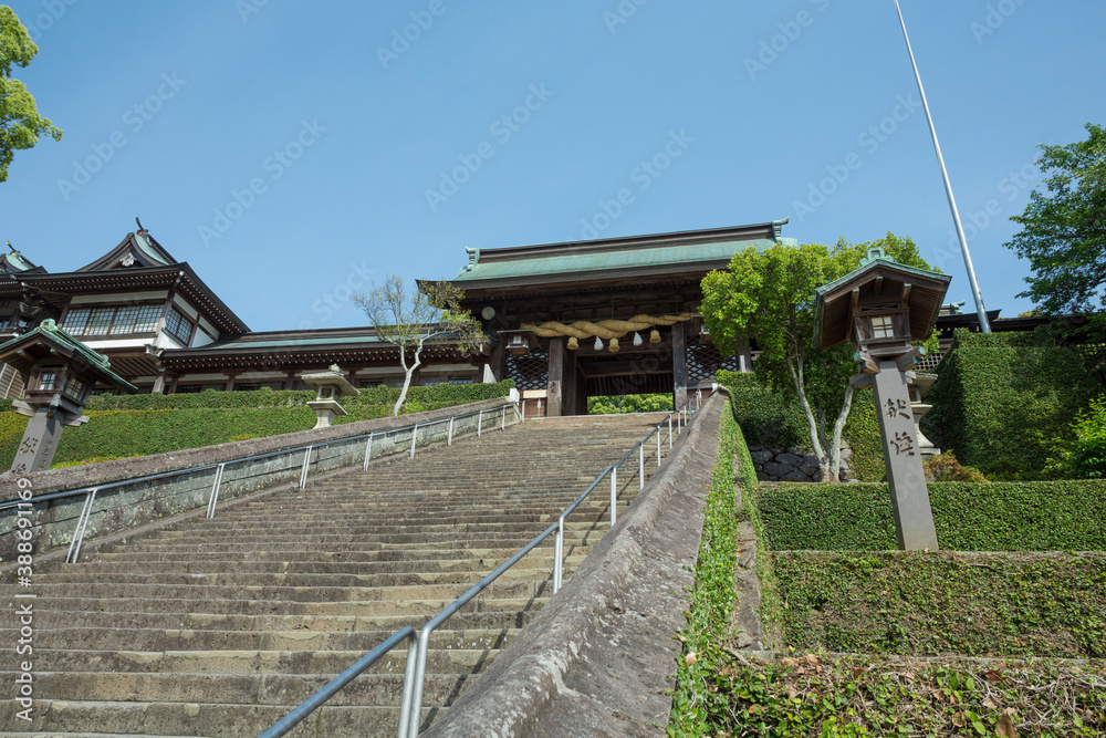 諏方神社の長坂と大門