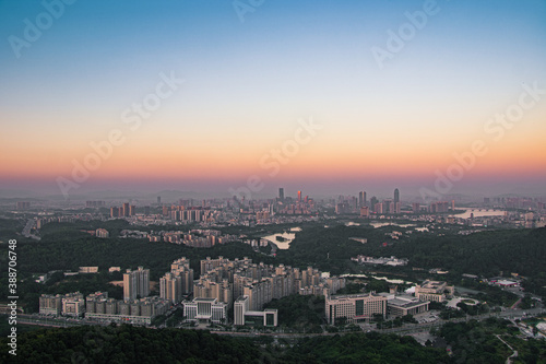 sunset over city © 刘国超