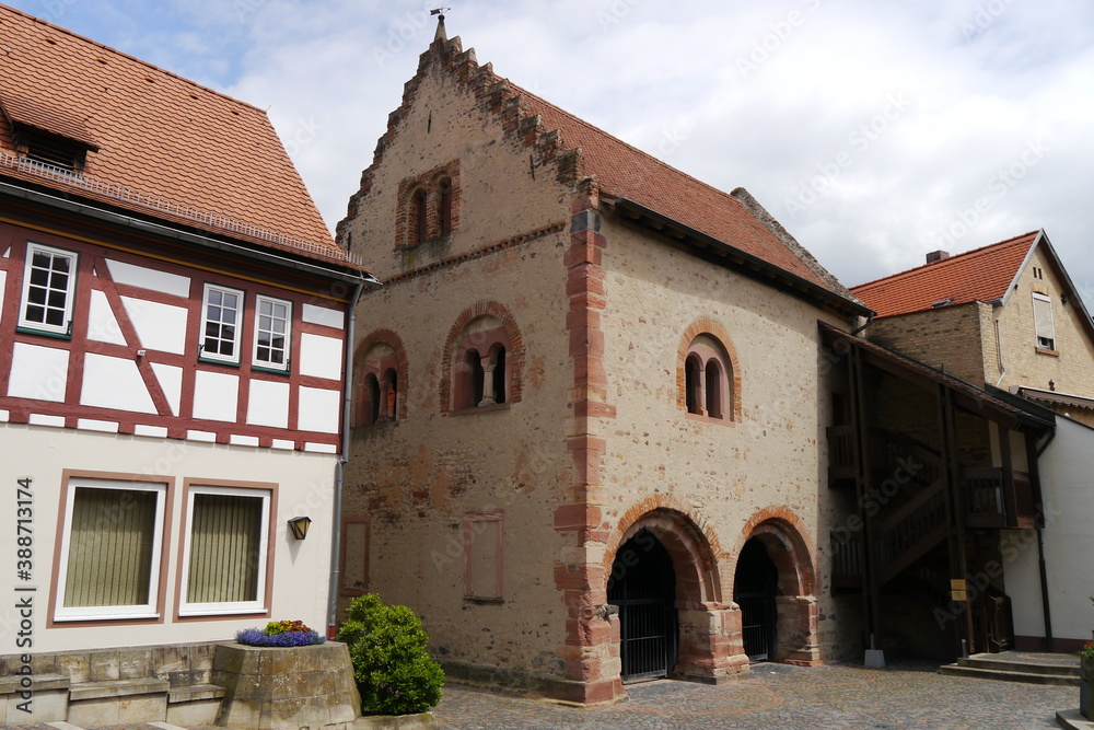 Romanisches Steinhaus in Seligenstadt in Hessen