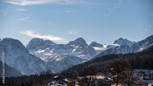 Blick auf den Dachsteingletscher im Ausseerland, Salzkammergut, Steiermark, Österreich im Winter © Sonja Birkelbach