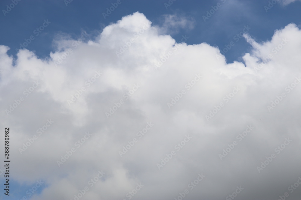 Obraz premium Blue sky with clouds