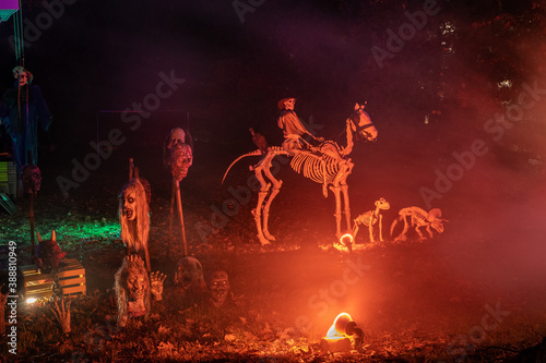 Фотография Haunted house, impaled heads, young boy, monsters, werewolf, gravestones terrify