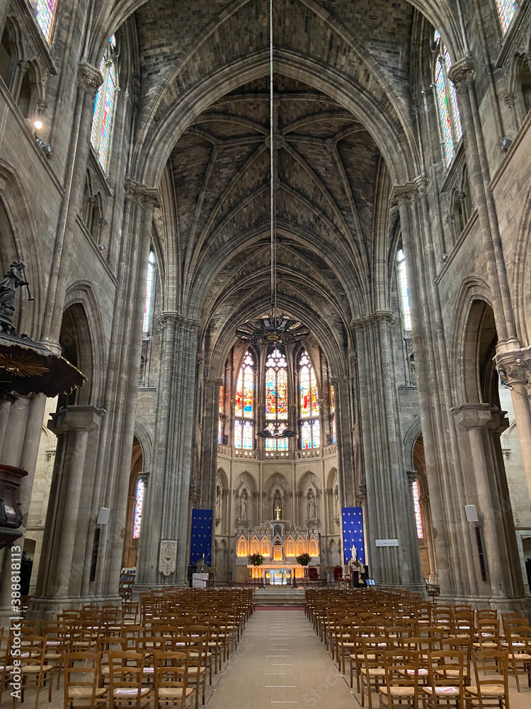Nef de l'église Notre-Dame à Bordeaux, Gironde