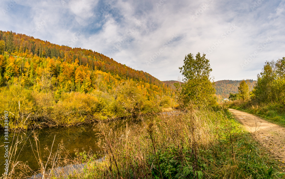 Obraz premium Fantastic autumn hike in the beautiful Danube valley near the Beuron monastery