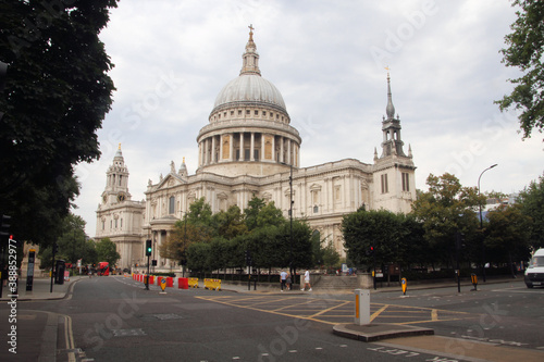 St Pauls Cathedral in London © Simon Edge
