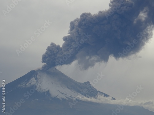 exhalacion volcan popocatepetl