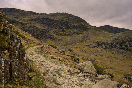 Obraz na płótnie An ancient stone path going through the English mountains of Coniston w salonie