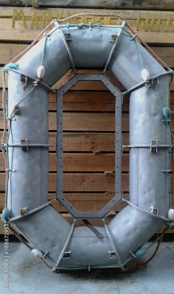 Old metal design for a life preserver