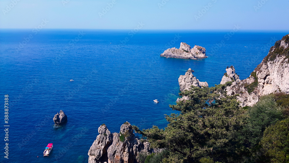 sea and rocks