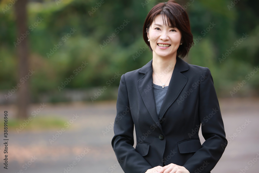 女性社員イメージ 女性社員イメージ