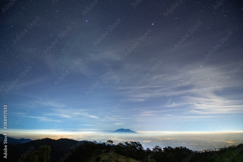 Fototapeta premium The starry sky of Mount Bromo, Indonesia