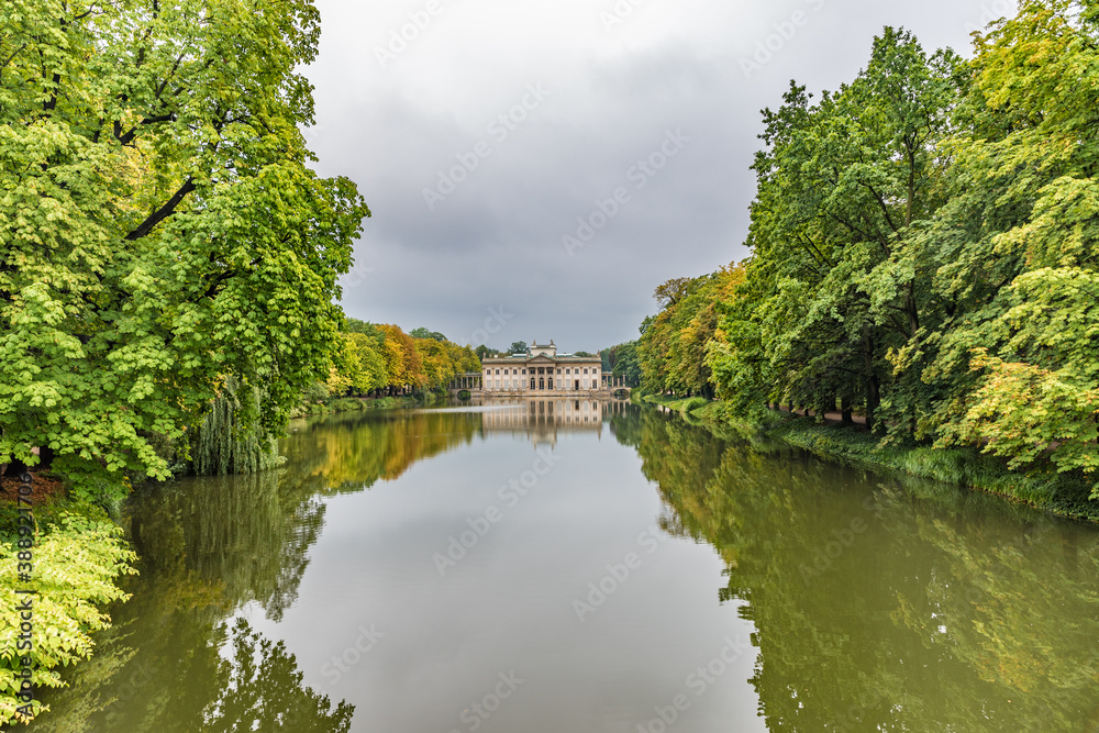 Fototapeta premium The Palace on the Isle, also known as Baths Palace in Warsaw's Royal Baths Park